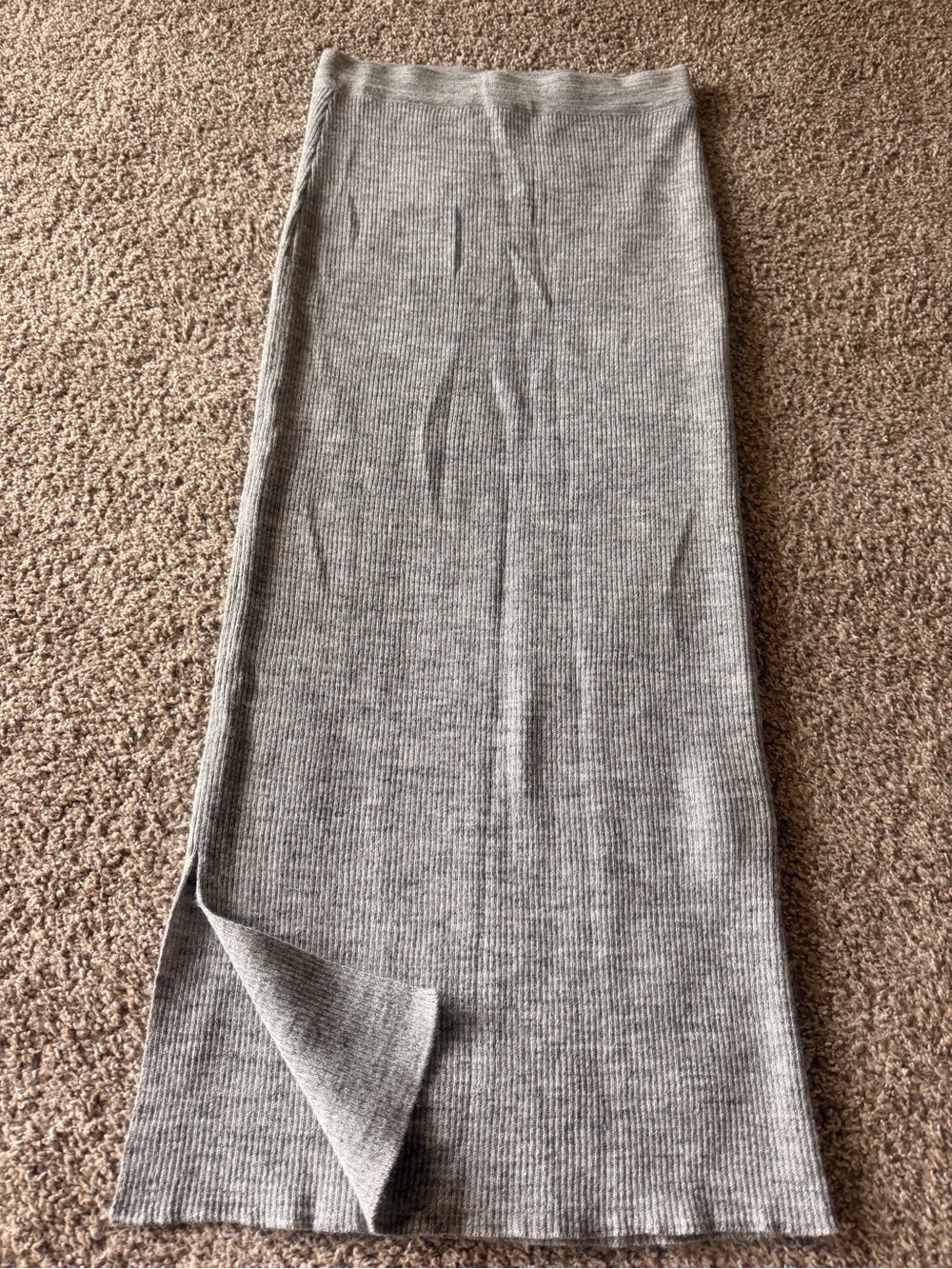 Women’s Gray Ribbed Maxi Skirt - Sleek Knit Style